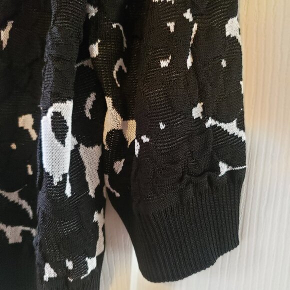 St John Couture Jacket/Sweater size 6 golden buttons and hidden hooks - Picture 7 of 15